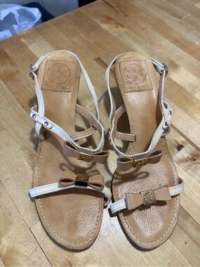 Tory Burch Two-Tone Tan and White Bow Leather Slingback Sandals